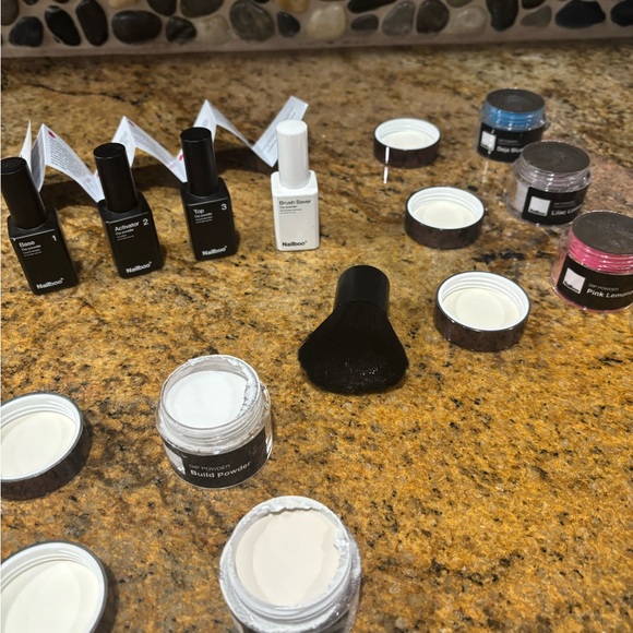 Nail Dipping Powder Set with Black and White Bottles - Picture 6 of 9